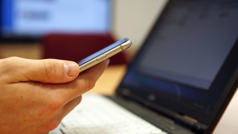Wie kommen Smartphone und Laptop im Unterricht während der Schulschließung zum Einsatz?